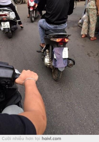Chỉ là....anh giấu đi :))