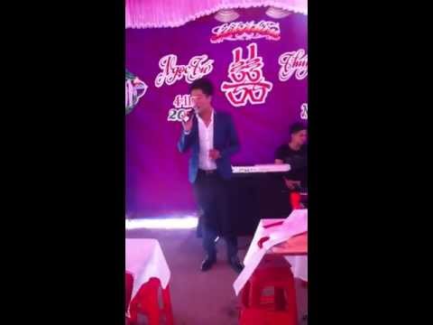 Dự đám cưới của bạn thân và người yêu cũ , "vui vẻ" hát bài "Anh Khác Hay Em Khác"